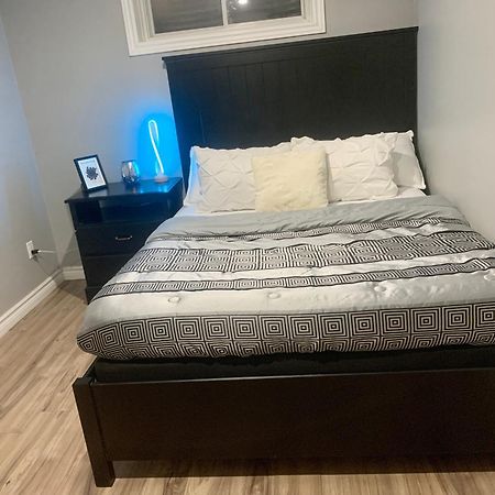 1 Room In A Cozy And Beautiful Basement Guelph Exterior photo