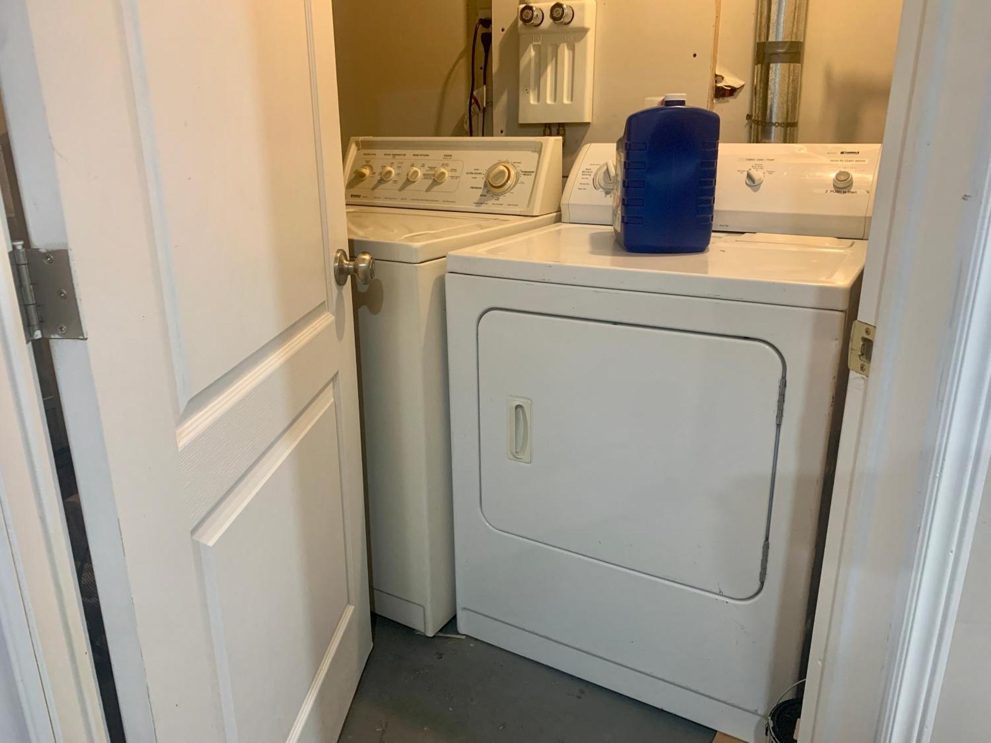 1 Room In A Cozy And Beautiful Basement Guelph Exterior photo